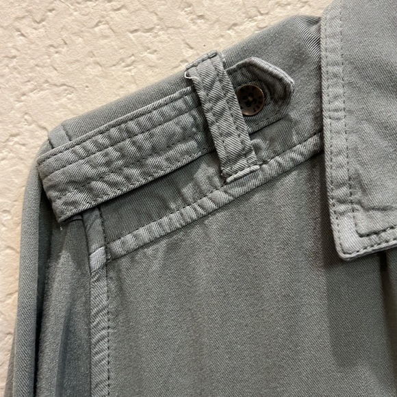 AMERICAN EAGLE WOMEN’S BOYFRIEND FIT LONG SLEEVE BUTTON FRONT SHIRT M GREEN - Picture 5 of 10